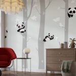 Papier peint – Panda Câlin dans la Forêt Grise