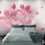 Papier peint – Fleurs roses flottantes sur fond gris