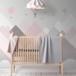 Papier peint – Montagnes géométriques pastel et montgolfières