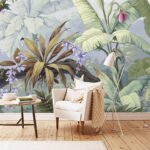 Papier peint – Feuillage tropical vert et fleurs dorées