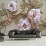 Papier peint – Fleurs mauves et feuillage doré en relief