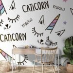 Papier peint – Chats licornes et motifs noirs sur fond blanc