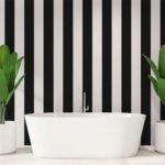 Papier peint – Rayures verticales noires et blanches