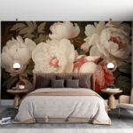 Papier peint – Pivoines crème et roses sur fond sombre