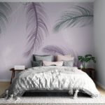 Papier peint – Plumes grises sur fond mauve