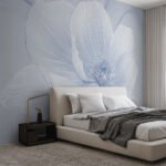 Papier peint – Grande fleur blanche sur fond bleu pâle