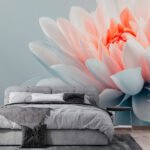 Papier peint – Lotus blanc et corail sur fond bleu