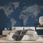 Papier peint – Carte du monde blanche sur fond bleu nuit