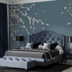 Papier peint – Petites fleurs blanches sur fond bleu nuit