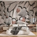 Papier peint – Traces de pinceau noires et roses sur fond beige