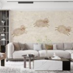 Papier peint – Fleurs beiges sur fond clair texturé